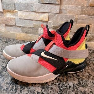 Nike Lebron Soldier 6Y GUC